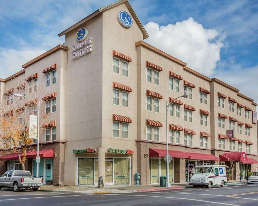 Comfort Suites Visalia - Convention Center Exterior photo